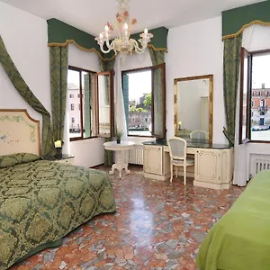 https://smeraldo-apartment-grand-canal-1566c.hotelslidodijesolo.com